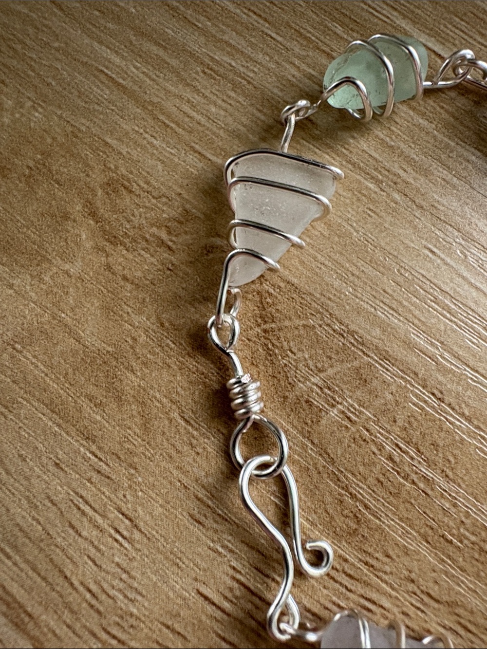 Hand Crafted Silver Plated Wire-Wrapped Sea Glass Bracelet - Picture 7 of 10